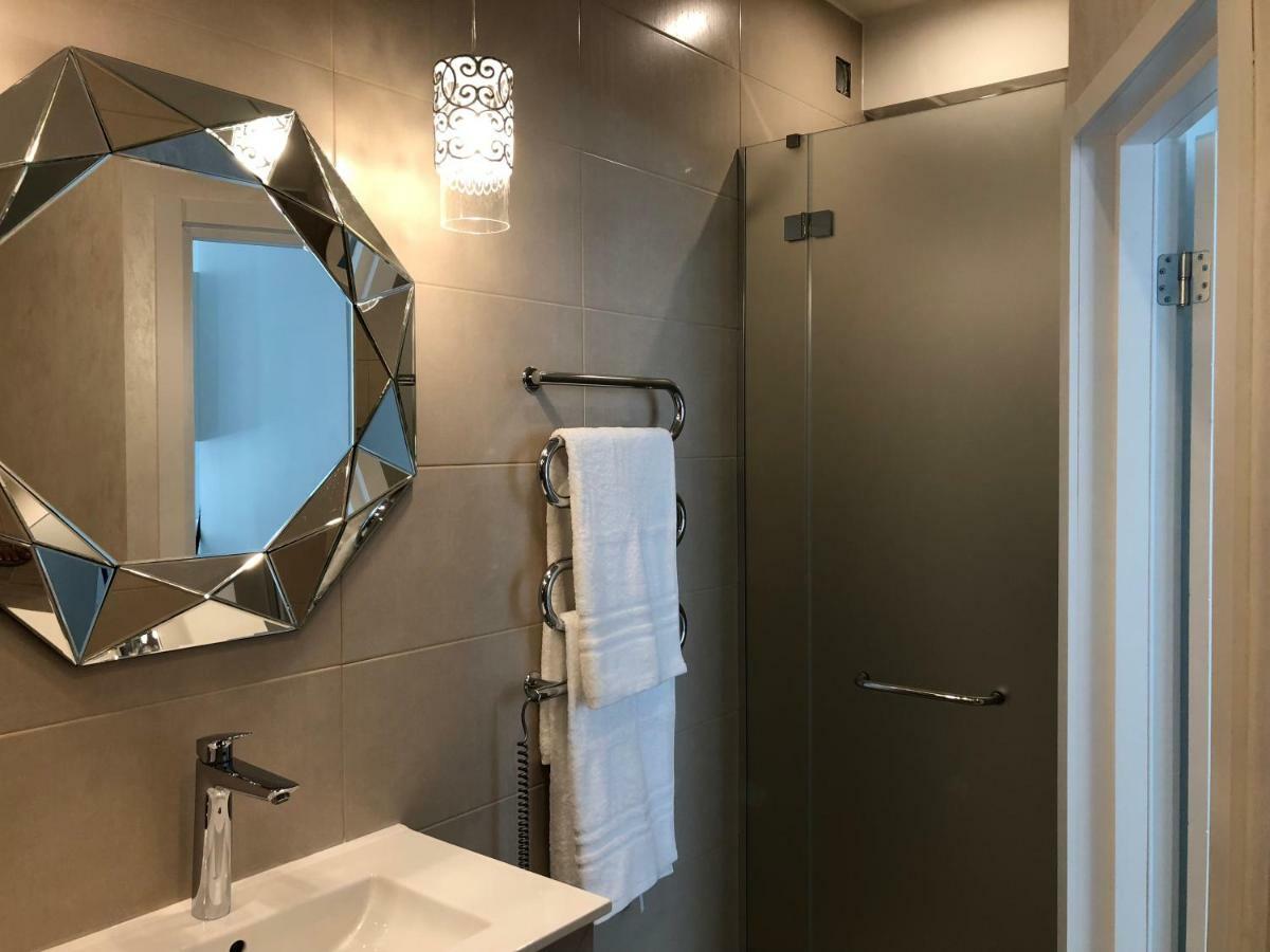 Stylish Old Town Apartment Riga Luaran gambar