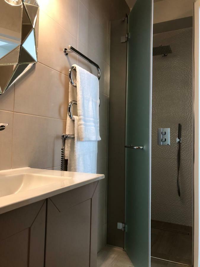Stylish Old Town Apartment Riga Luaran gambar